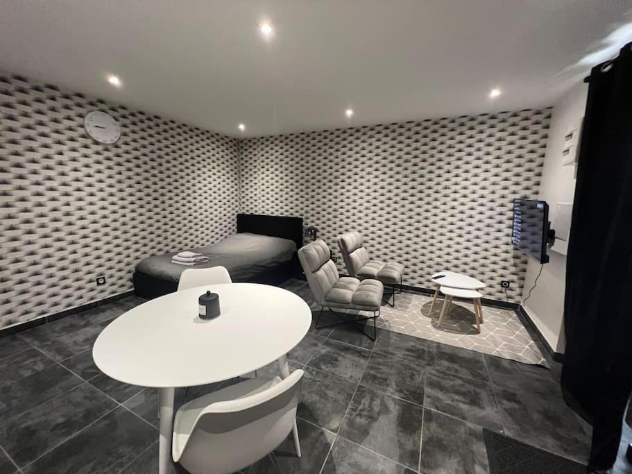 Joli Appartement Blanzy ภายนอก รูปภาพ